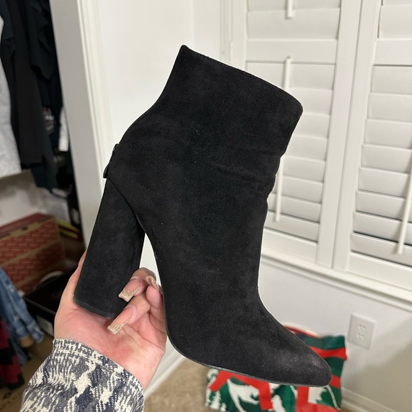 BLACK BOOTIES - Picture 2 of 7